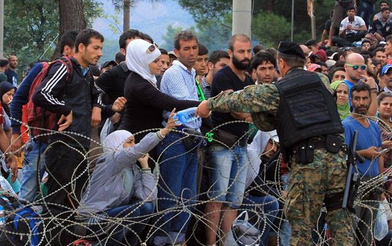 Refugiados (Foto: Exército da Macedônia/Fotos Públicas)