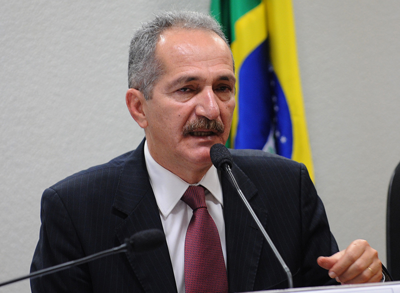 Brasília - O ministro do Esporte, Aldo Rebelo, participa de audiência pública na Comissão de Educação, Cultura e Esporte do Senado, para discutir os preparativos para a Copa das Confederações, em 2013, e para a Copa do Mundo FIFA Brasil 2014