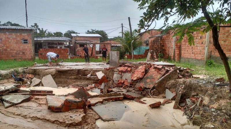 Chuva estragos Chuva casa desaba (Fotos: Adriano Pantoja/Divulgação)