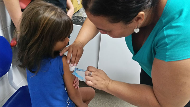 Recife - Começa vacinação contra o vírus H1N1 na capital pernambucana (Sumaia Villela/ABr)