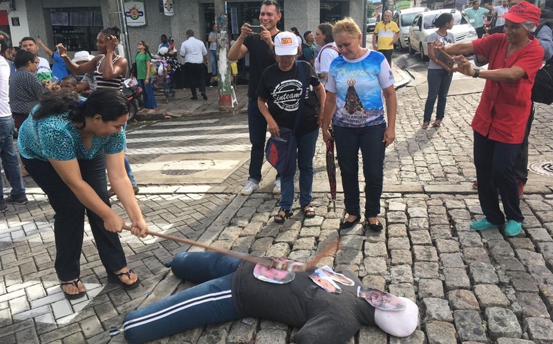 Protesto Judas Manaus (Foto: Daisy Melo)