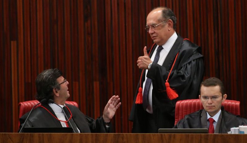 Gilmar Mendes e Luiz Fux TSE (Foto: Fabio Rodrigues Pozzebom/ABr)