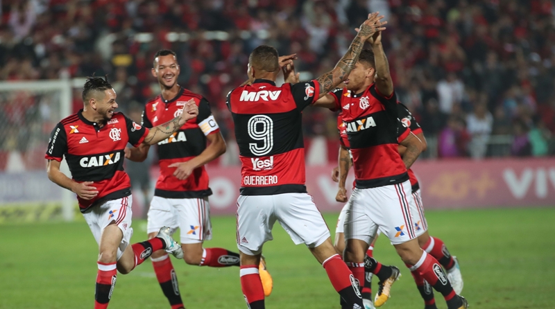 Jogadores comemoram gol no empate com o Palmeiras (Foto: Gilvan de Souza/Flamengo)