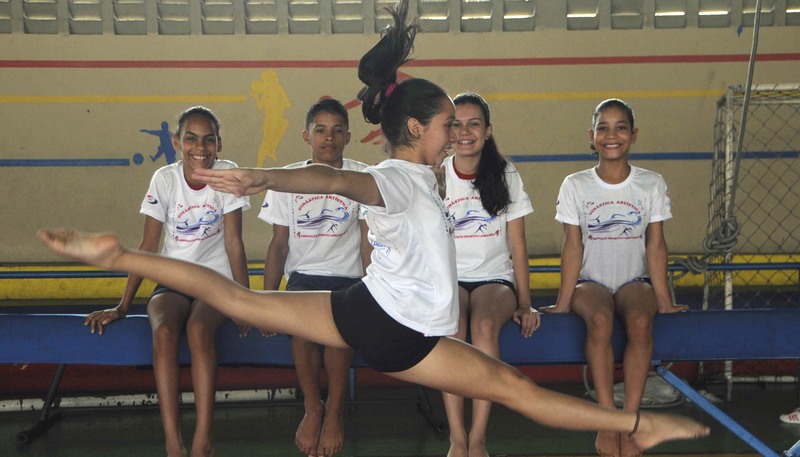 Aulas de ginástica são para crianças na faixa etária dos 5 aos 9 anos (Foto: Sejel/Divulgação)