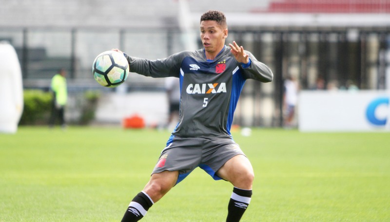 Paulinho começa jogando no ataque do Vasco. Jogador é revelação do clube na temporada (Foto: Paulo Fernandes/Vasco.com)