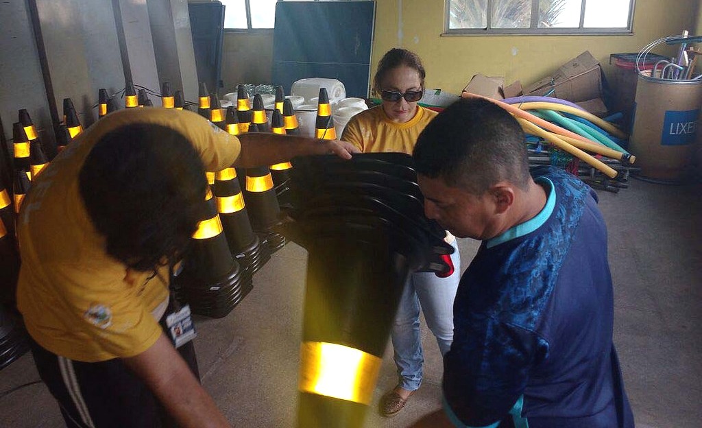Cones estão entre os materiais para a prática de atividades esportivas nas escolas (Foto: Semcom/Divulgação)