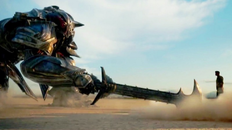 Novo Transformers traz união de robôs com o último descendente de Merlin para salvar a Terra (Foto: Divulgação)