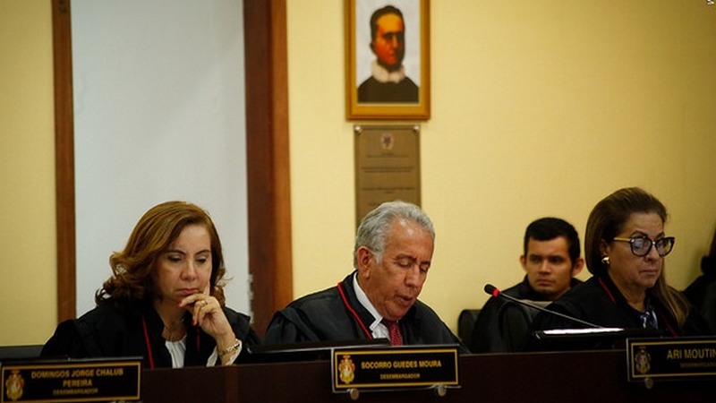Desembargador Moutinho da Costa deu parecer favorável para suspender ações (Foto: Herick Pereira/TJAM)