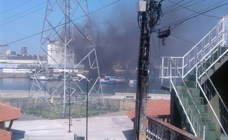 Fogo foi rapidamente controlado e ninguém ficou ferido, informou o Corpo de Bombeiros (Foto: Bombeiros/Divulgação)