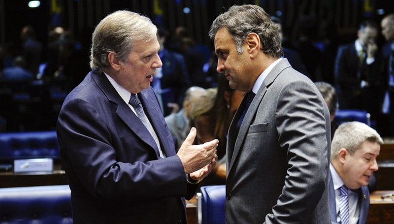 Em ato falho, Tasso Jereissati chamou Aécio Neves de "ex-presidente do PSDB" (Foto: Marcos Oliveira/Agência Senado)