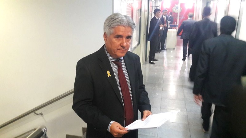 Deputado Mario Bastos quer ata de reunião que decidiu mudar data da posse de governador eleito (Foto: ATUAL)