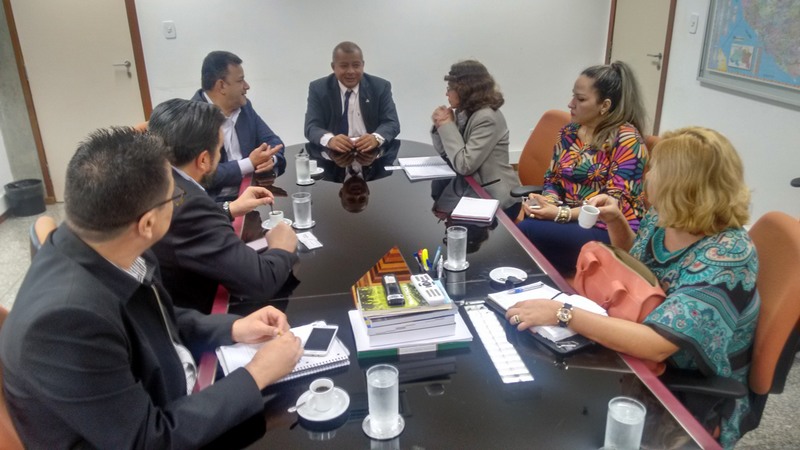 Dirigentes da Suframa e Amazonastur discutem ações conjuntas para incentivar o turismo no Estado (Foto: Enock Nascimento/Divulgação)