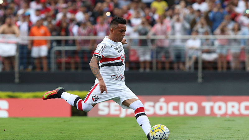 Cueva marcou o segundo gol do São Paulo na vitória sore o Santos (Foto: Rubens Chiri/saopaulofc.net)