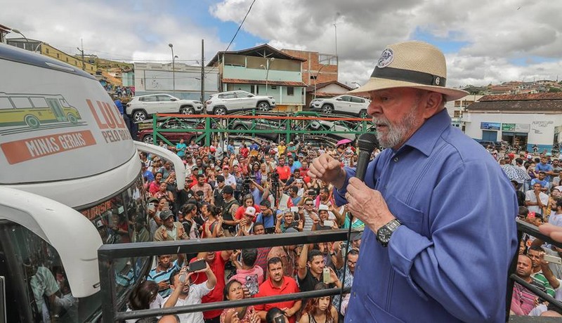 'Toda as vezes em que a direita nesse País resolveu usurpar o poder, a primeira coisa que fez foi destruir moralmente seus adversários', disse Lula (Foto: Ricardo Stuckert)