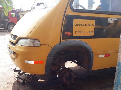 Ônibus do transporte escolar está sucateado, sem peças. MPF apura possíveis irregularidades (Foto: Divulgação)