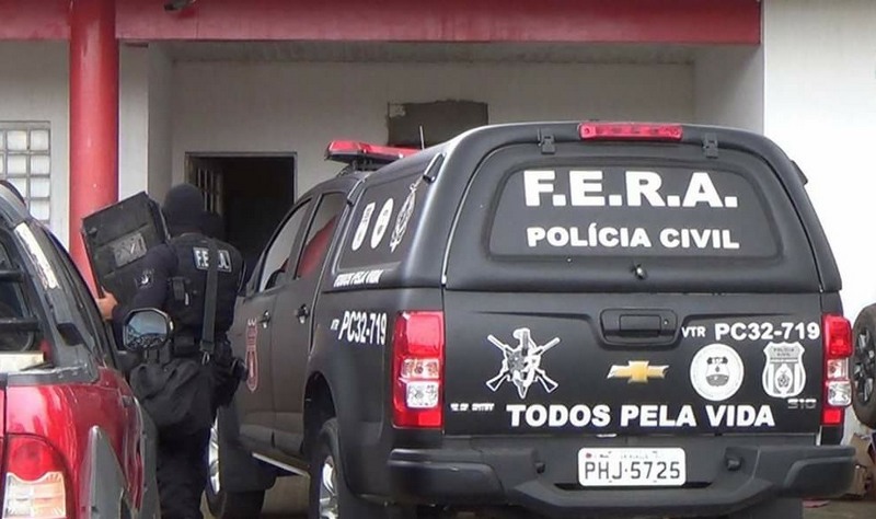 Policiais militares do Grupo Fera invadiram a cadeia para conter rebelião em Manacapuru (Foto: ATUAL)