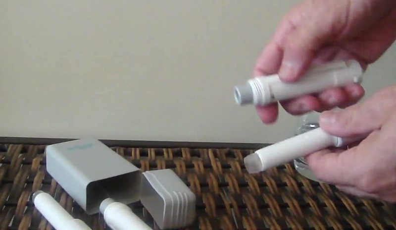 Insulina é armazenada em uma embalagem em formato de caneta, o que deverá facilitar o manuseio durante a aplicação (Foto: YouTube/Reprodução)