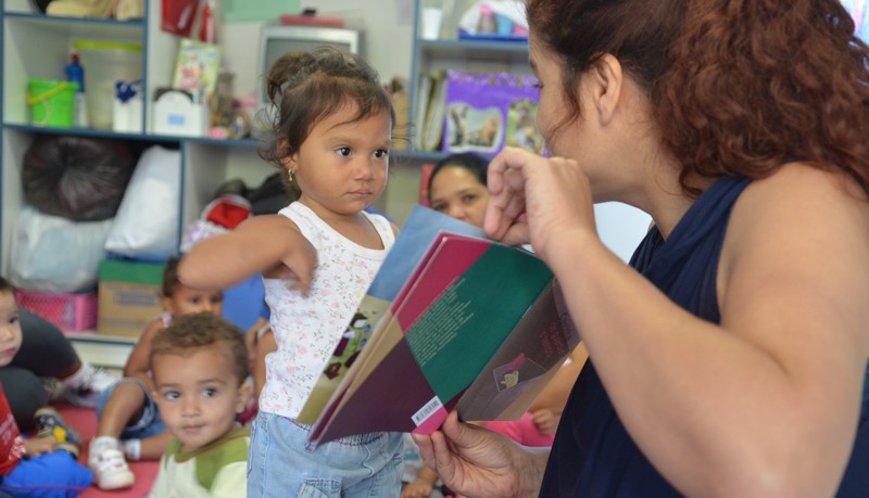 Assistentes passarão a trabalhar em conjunto com os professores em sala de aula para ajudar na alfabetização dos alunos (Foto: ABr/Agência Brasil)