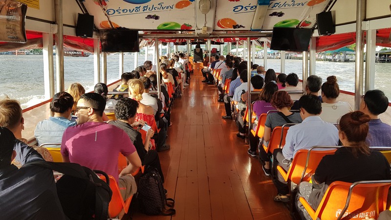 Projeto da Prefeitura de Manaus para transporte no Rio Negro foi inspirado em modelo usado em Bangkok (Foto Semcom/Divulgação)