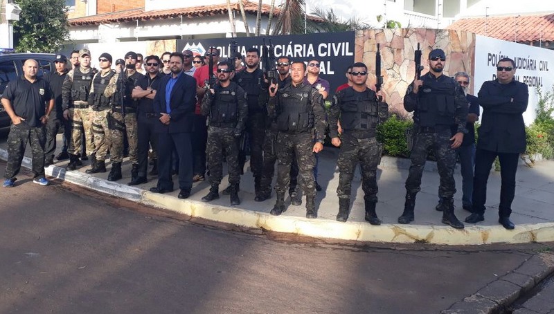 Policiais civis do Amazonas realizam operação em Manaus e em Rondonópolis (MT) contra quadrilha de estelionatários (Foto: PC-AM/Divulgação)