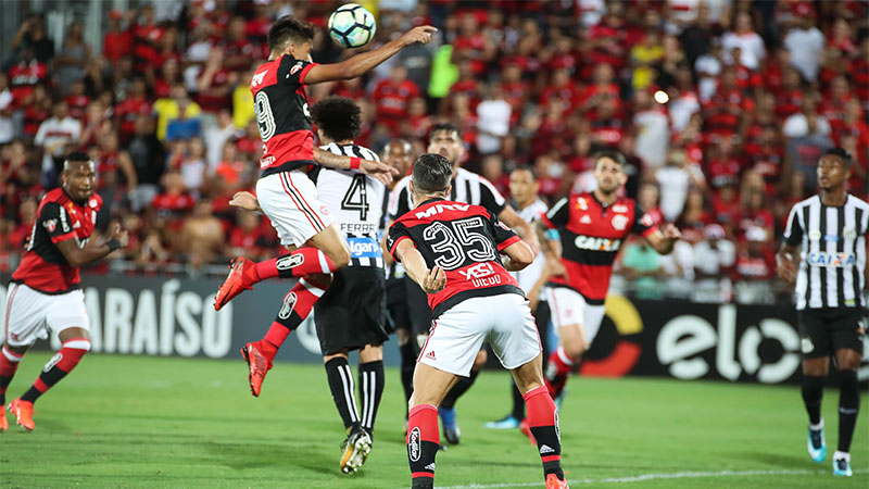 Santos aproveita falhas do goleiro Muralha e vence o Flamengo no Ninho do  Urubu