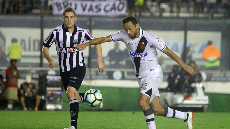 Nenê tentou, mas não conseguiu marcar e Vasco, que marcou primeiro, sofreu empate no segundo tempo (Foto: Paulo Fernandes/Vasco.com.br)