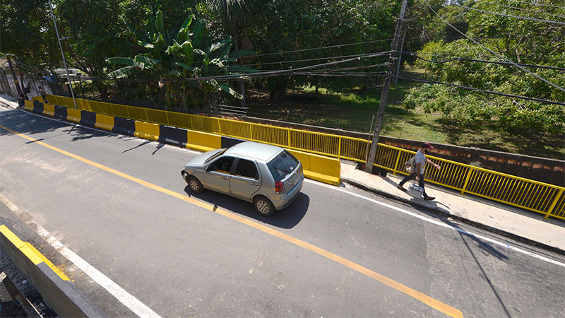 Não há problemas com ponte em bairro da zona oeste de Manaus, informou a Seminf (Foto: Alex Pazuello/Semcom)