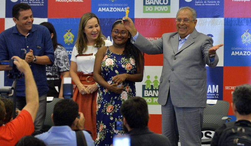 Governador Amazonino Mendes anunciou que lançará programa para financiar pequenas indústrias (Foto: Aguilar Abecassis/Secom)