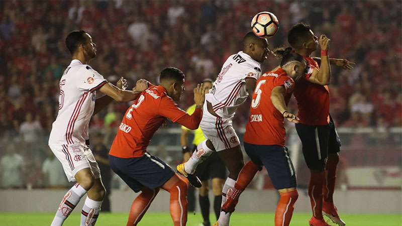 Flamengo saiu na frente, mas não suportou a pressão do time argentino (Foto: Gilvan de Souza/Flamengo)