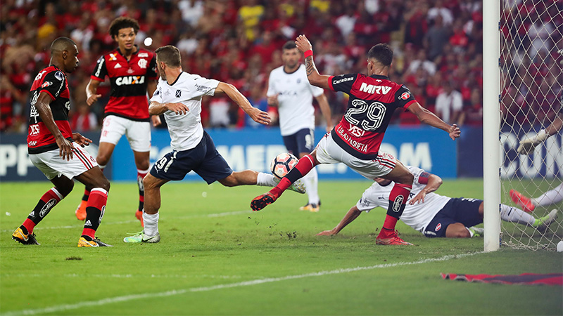 Lucas Paquetá abriu o placar para o Flamengo, mas Independiente empatou e ficou com o título da Sul-Americana (Foto: Gilvan de Souza/Flamengo)