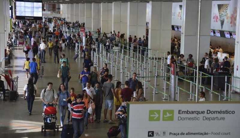 Em dezembro foram transportados 8,4 milhões de passageiros no segmento doméstico (Foto: Agência Brasil)