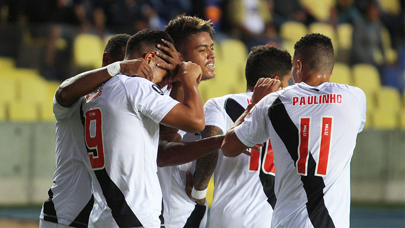 Evander marcou dois gols na goleada do Vasco sobre time chileno na estreia da Copa Libertadores (Foto: Paulo Fernandes/Vasco)