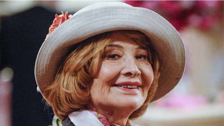 Atriz Glória Menezes, de 83 anos, foi internada em hospital com infecção respiratória (Foto: TV Globo/Reprodução)