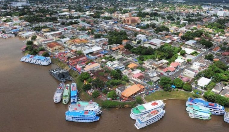 Município de Parintins garante transporte de mortos para Manaus e da capital ao município (Foto: Robertio Carlos/Secom)
