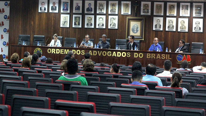 Em segunda audiência promovida pela OAB, Seduc e Polícia Militar se comprometerem a fornecer material escolar e fardamento de graça nos colégios da PM (Foto: OAB/Divulgação)