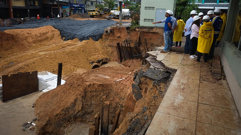 Tubulação de concreto passou em teste com forte chuva nesse sábado, em Manaus (Foto: Lucas Silva/Semcom)