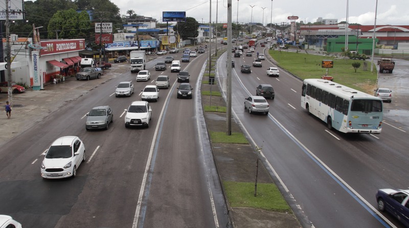 Na Avenida Torquato Tapajós, acesso é livre pela Faixa Azul (Foto: Altemar Alcântara/Semcom)