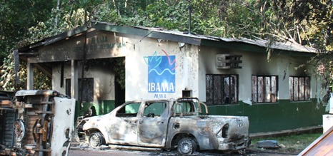 Sede do Ibama no município foi totalmente destruída por incêndio (Foto: PF/R/Divulgação)