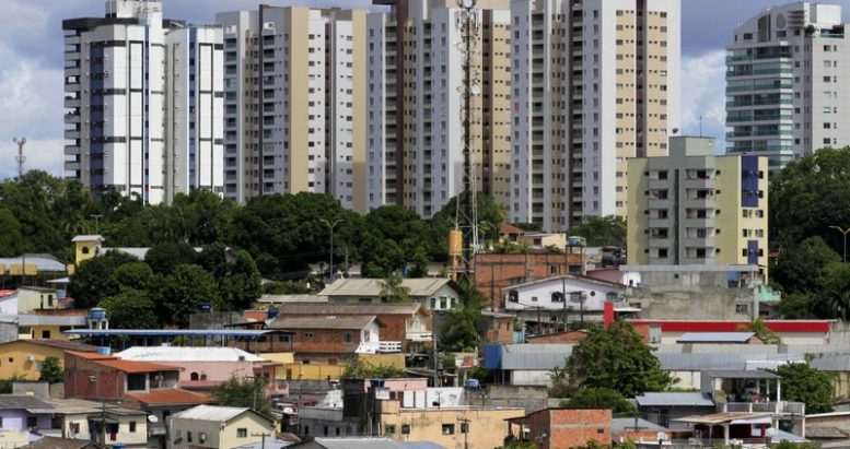 Prefeitura de Manaus ampliou inclusão de imóveis tributáveis no IPTU 2018 (Foto: Márcio James/Semcom)