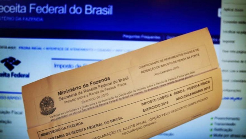 Contribuinte pode preencher declaração no computador ou por smartphone com aplicativo (Foto: ABr/Agência Brasil)