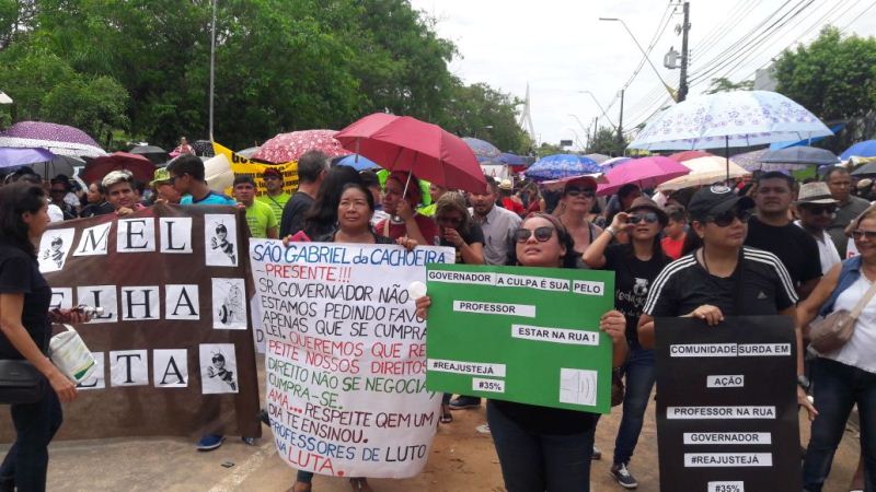 Professores do Amazonas protestam by Henderson Martins