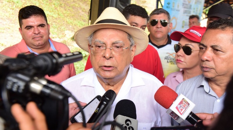 Amazonino Mendes levantou hipótese do movimento grevista de professores ser político (Foto: Valdo Leão/Secom)