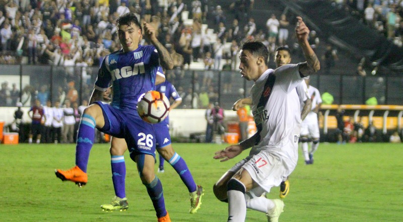 Vasco lutou para conseguir um empate com o Racing e segue em último lugar no grupo da Libertadores (Foto: Paulo Fernandes/Vasco)