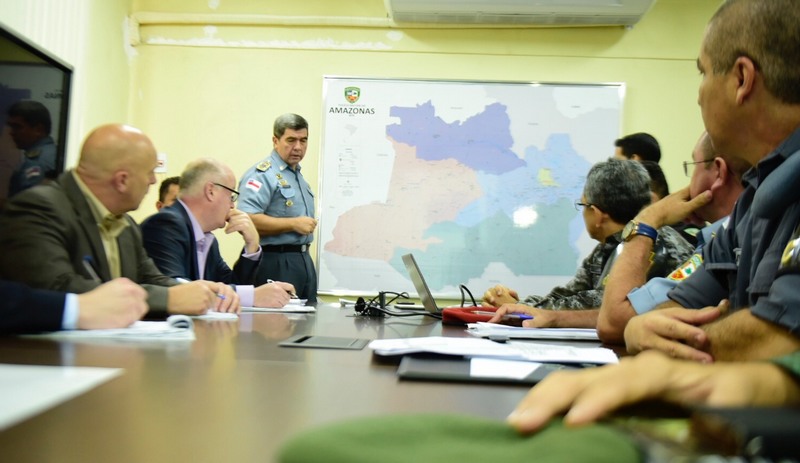 Comandante da PM, coronel David Brandão explicou estrutura da Polícia Militar aos executivos da Giuliani (Foto: Valdo Leão/Secom)
