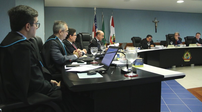 Conselheiros foram unânimes em rejeitar contas de ex-secretário da Sempab (Foto: TCE/Divulgação)