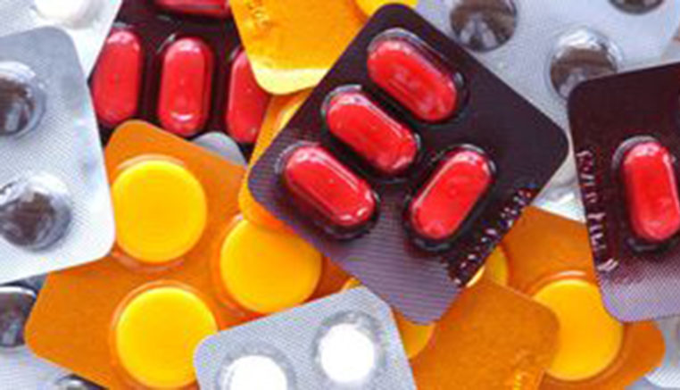 Drágeas de 100 mg do Melleril foram embaladas erroneamente nos cartuchos de drágeas de 25 mg do mesmo produto (Foto: divulgação)