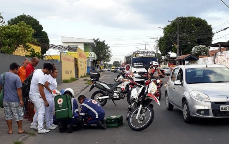 Passageiros pularam do veículo em movimento e ficaram feridos ao caírem no chão (Foto: Divulgação)