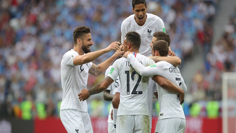 Jogadores franceses comemoraram a classificação à semifinal da Copa (Foto: Fifa/Divulgação)