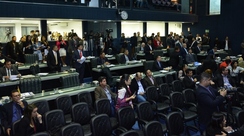 Plenário da ALE: após 20 dias pedido de CPI é apresentado à Mesa Diretora para investigar licitações no governo (Foto: Alberto César Araújo/ALE-AM)