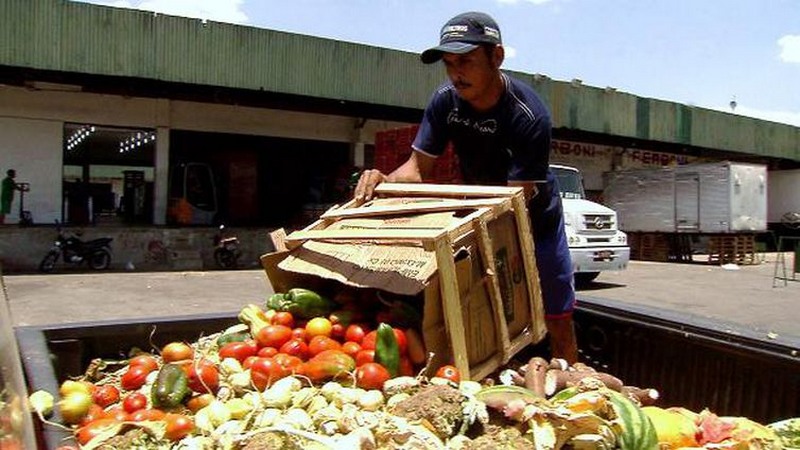 Desperdício de alimentos ocorre em supermercados de todo o País, segundo dados da Abras (Foto TV Brasil/Reprodução) 